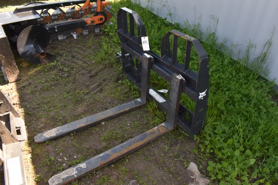 Bobcat Quick Attach 42" Pallet Forks
