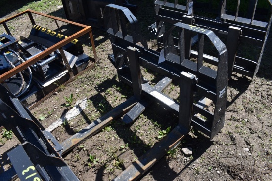 Bobcat Quick Attach 42" Pallet Forks