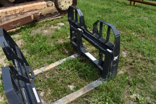 Bobcat Quick Attach 42" Pallet Forks