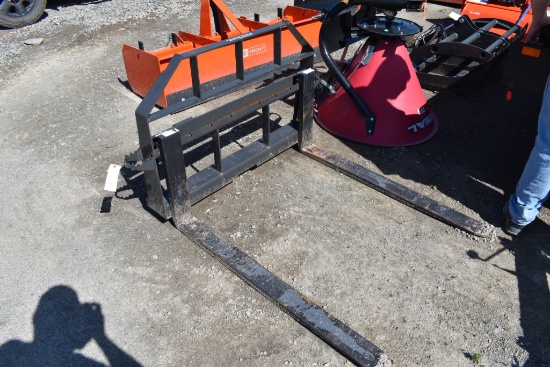 Titan Quick Attach 48" Pallet Forks