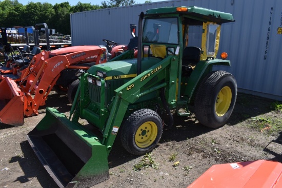 John Deere 870 Loader Tractor