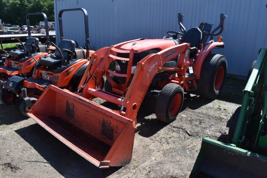 Kubota L3240 Loader Tractor