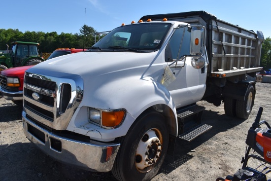 2006 Ford F-650 Super Duty XLT Dump Truck