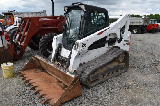 2017 Bobcat T740 Skid Steer with Tracks