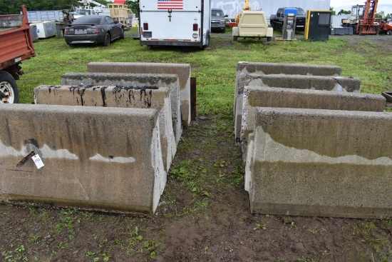 8 5' Jersey Barriers