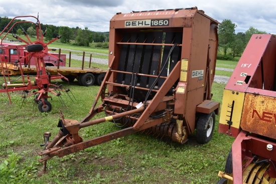 Gehl 1850 Round Baler