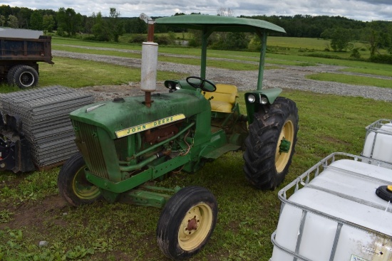 John Deere 2010 Gas Tractor