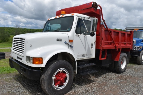 2000 International 4900 Dump Truck