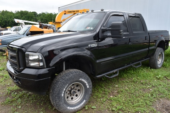 2004 Ford F-250 XLT Super Duty Truck