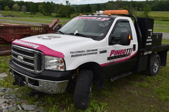 2005 Ford F-350 XLT Super Duty Truck