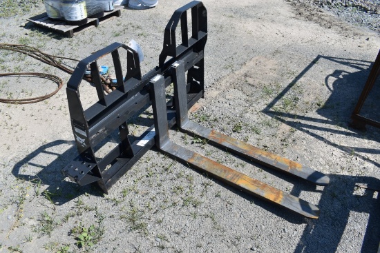 Bobcat Quick Attach Pallet Forks