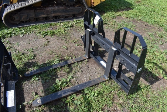 Bobcat Quick Attach Pallet Forks