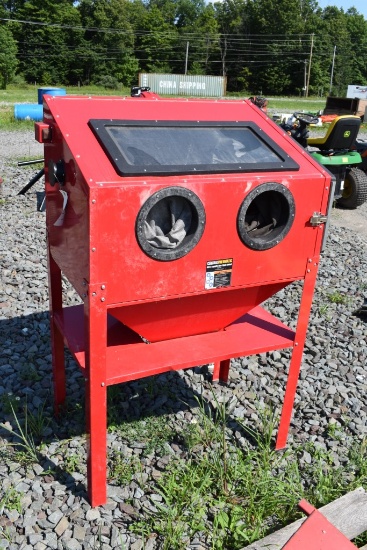 Central Pneumatic 40lb Capacity Floor Blast Cabinet