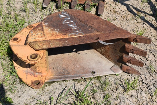 18" Back Hoe Bucket