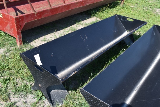 90" Metal Bunk Feeder