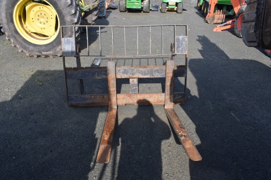 Case Construction Pallet Forks