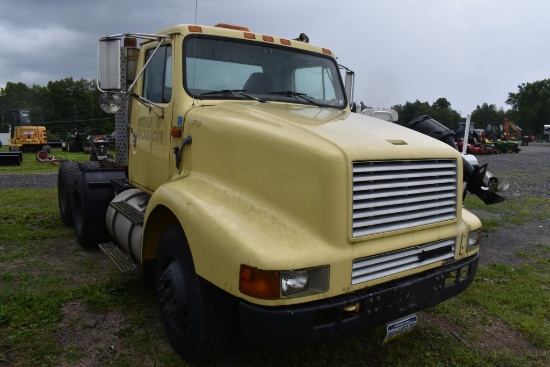 1995 International 8200 Truck  Tractor