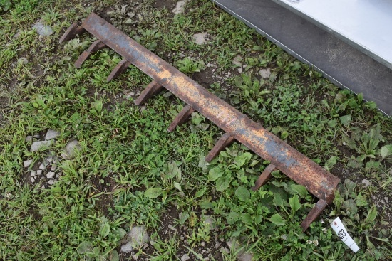 bucket Mount Tooth Bar for 66" bucket