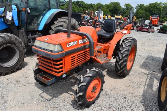 Kubota L2650 Tractor