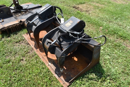 CAT Quick Attach 66" Grapple Bucket