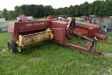 New Holland 315 Hayliner Square Baler