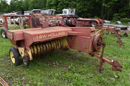 New Holland Hayliner 273 Square Baler