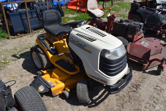 Cub Cadet SuperLT 1554 Lawn Tractor