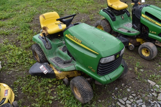 John Deere LT150 Lawn Tractor