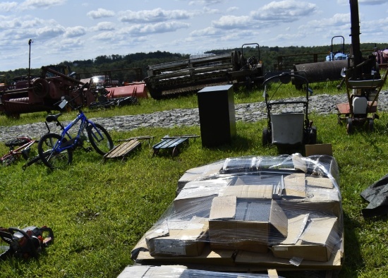 Pallet of Metal Soffit Pieces