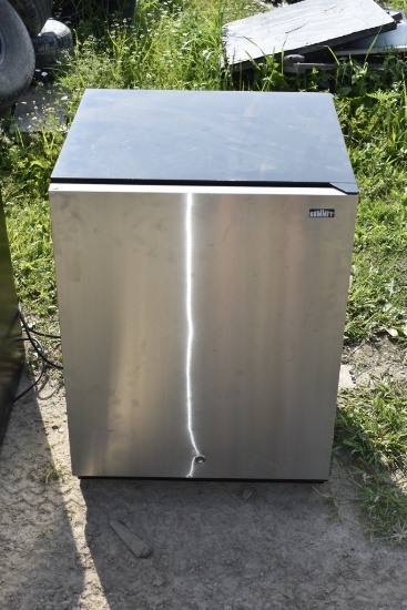 Summit Mini Refrigerator