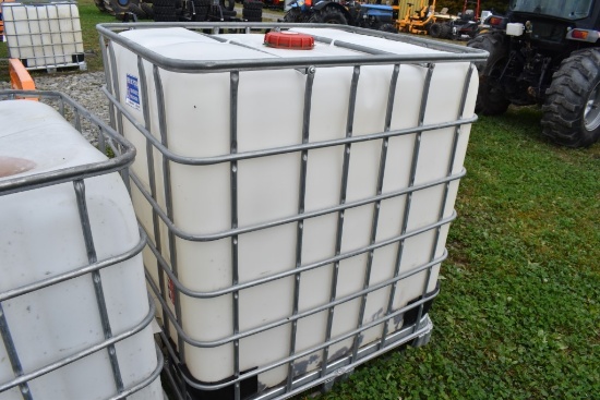 330 Gallon Liquid Tote