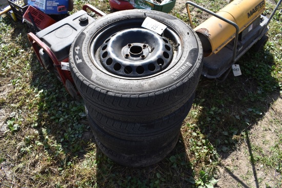 4 Pirelli 195/60R15 Tires on 4 Lug Rims