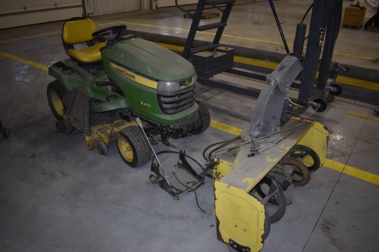 John Deere X320 Lawn Tractor with Snow Blower