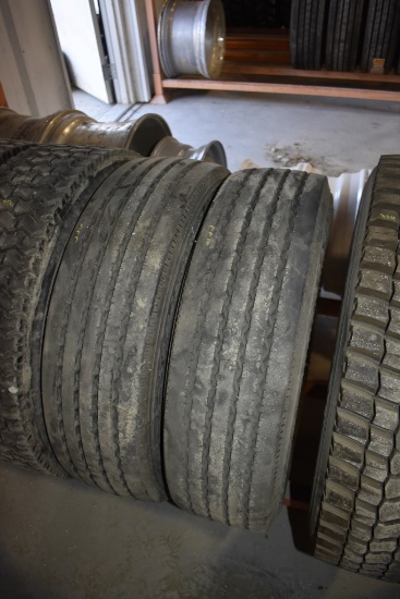 2 Wind Power 225/70R19.5 Tires