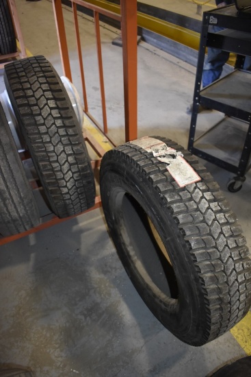 2 DynaCargo 225/70R19.5 Tires