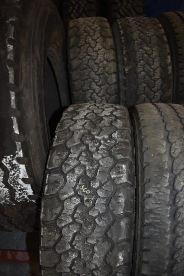 2 LT265.70R17 Tires
