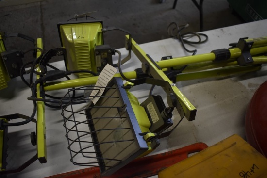 Tri-Pod Dual Light Shop Light