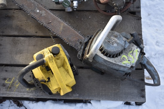 2 Chainsaws