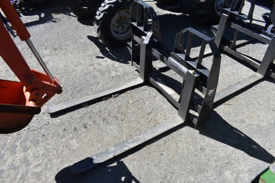 Bobcat Quick Attach Skid Steer Pallet Forks