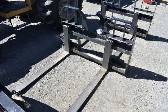 Bobcat Quick Attach Skid Steer Pallet Forks