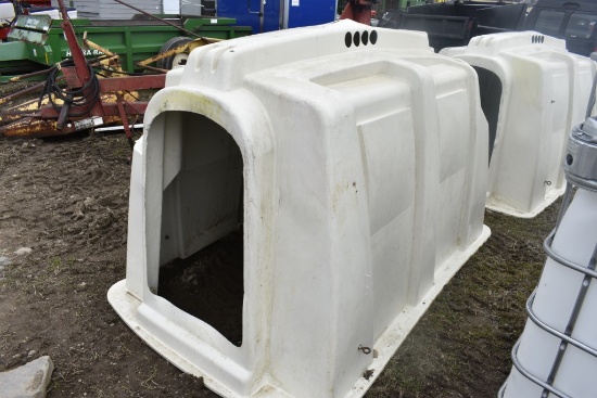 Agri-Plastics Calf Hutch
