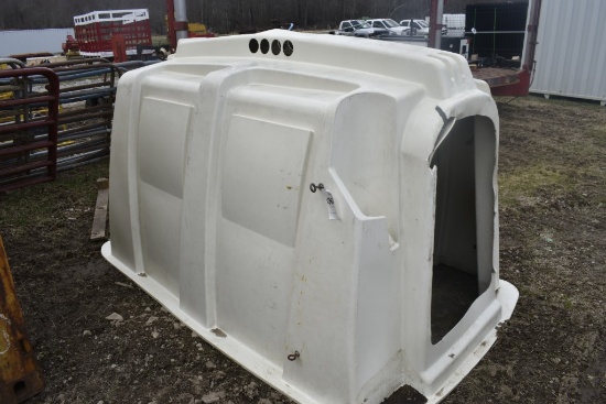 Agri-Plastics Calf Hutch