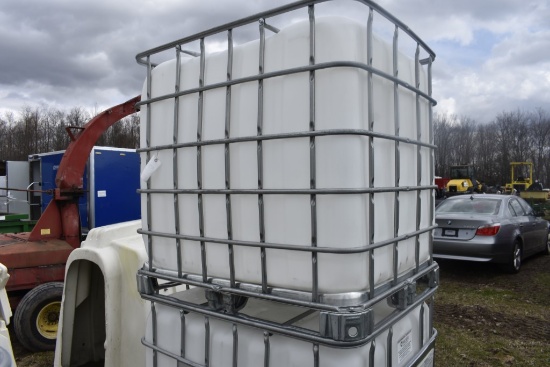 275 Gallon Liquid Tote