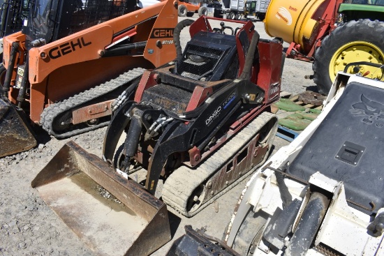 Toro Dingo TX-1000 Ride Behind Skid Steer