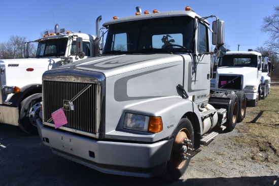 1996 Volvo Day Cab Truck Tractor