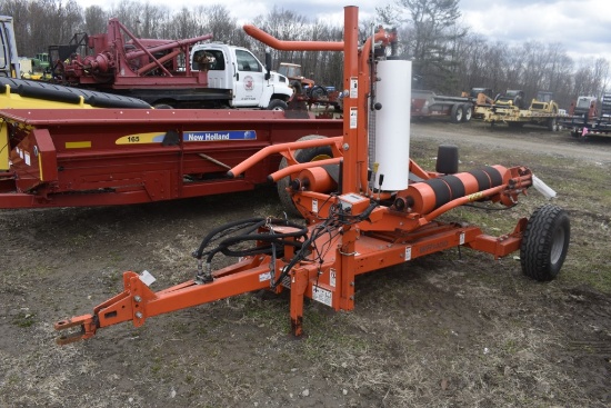 Kubota WR1400 turn Table Round Bale Wrapper
