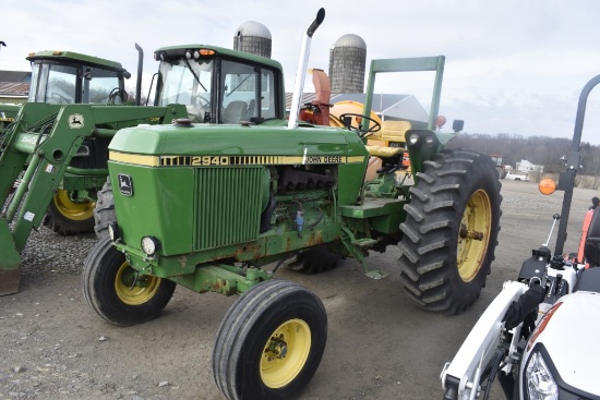 John Deere 2940 Tractor
