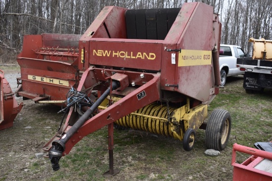 New Holland 630 Round Baler