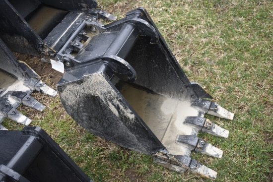 Bobcat Quick Coupler Style 18"  Excavator Bucket