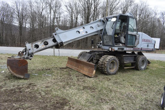 Gradall XL4300 II Road Excavator